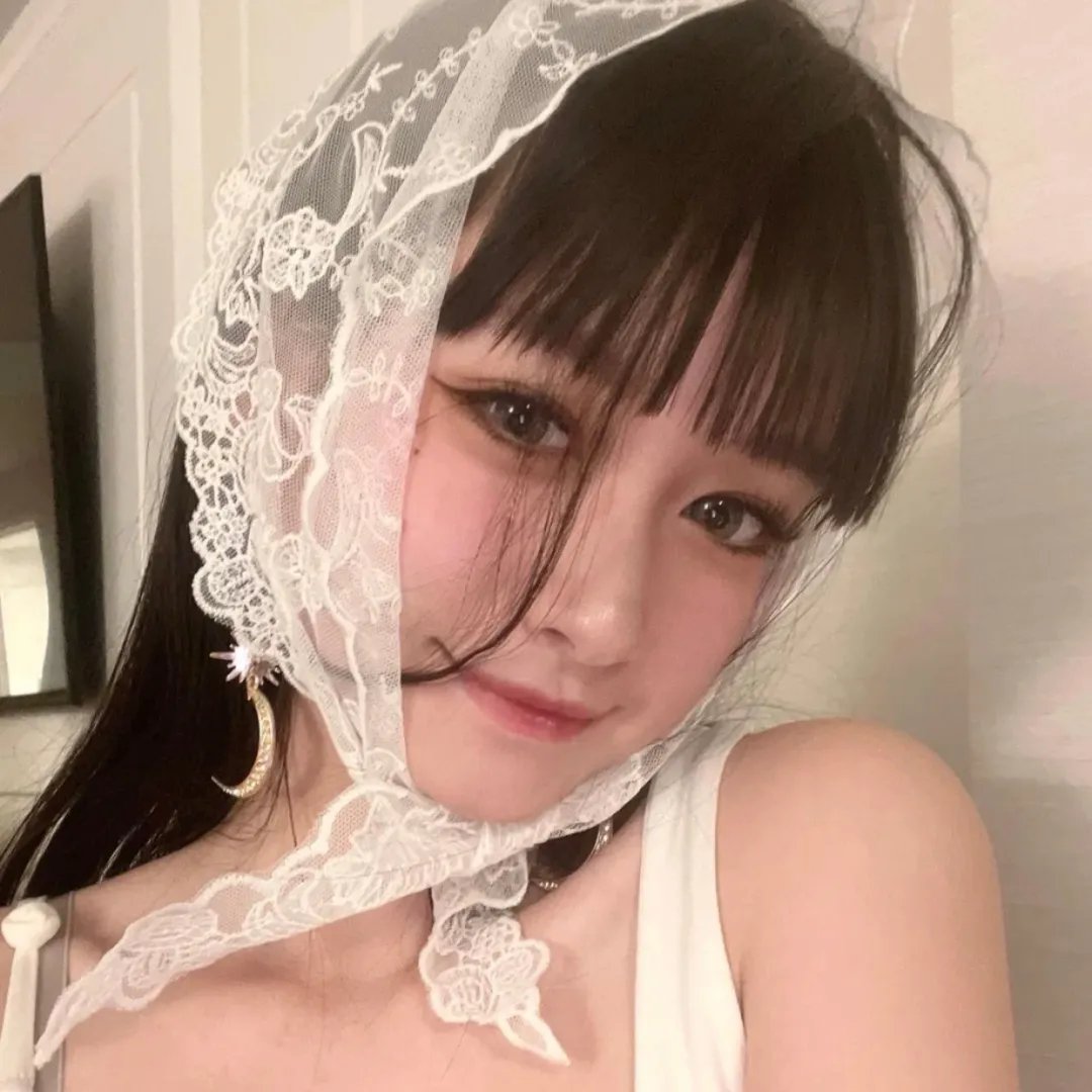 蓝天花朵